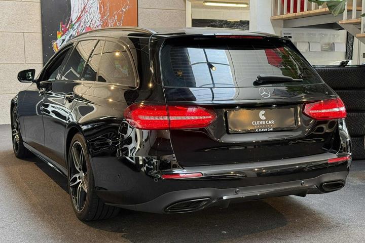 Sort Mercedes E350 d fra 2019