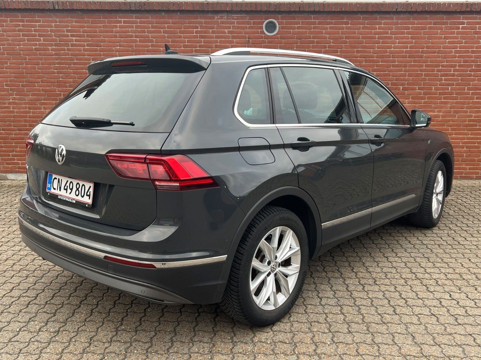 Grå VW Tiguan fra 2020