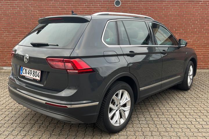 Grå VW Tiguan fra 2020