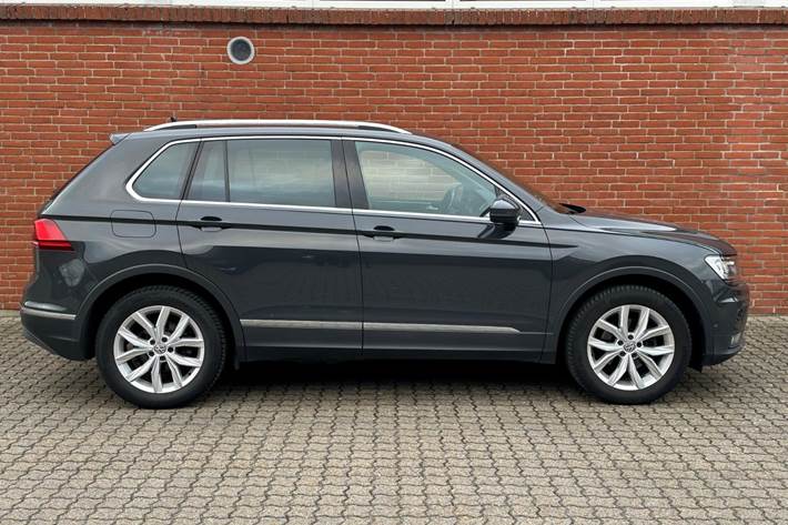 Grå VW Tiguan fra 2020