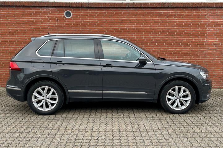 Grå VW Tiguan fra 2020
