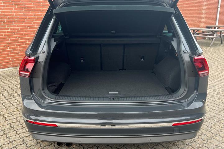 Grå VW Tiguan fra 2020