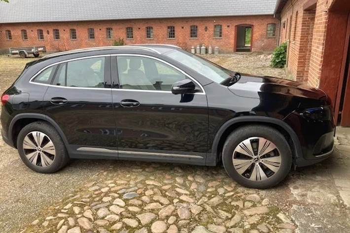 Sort Mercedes EQA250+ fra 2023