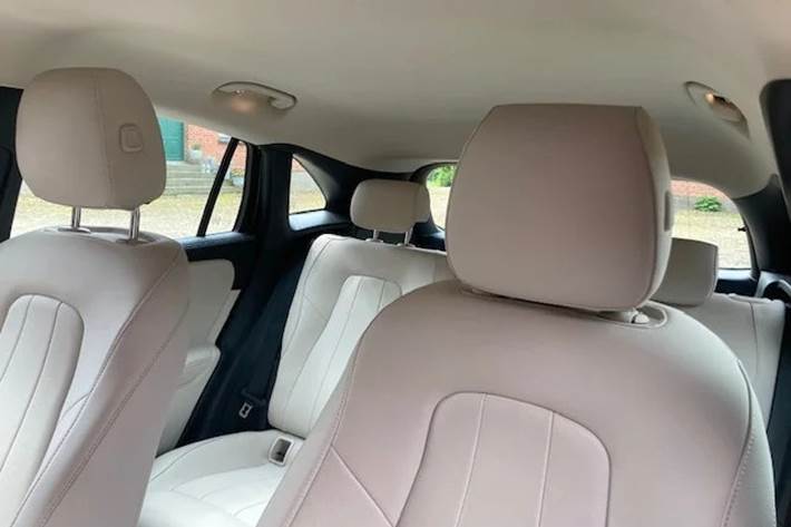Sort Mercedes EQA250+ fra 2023