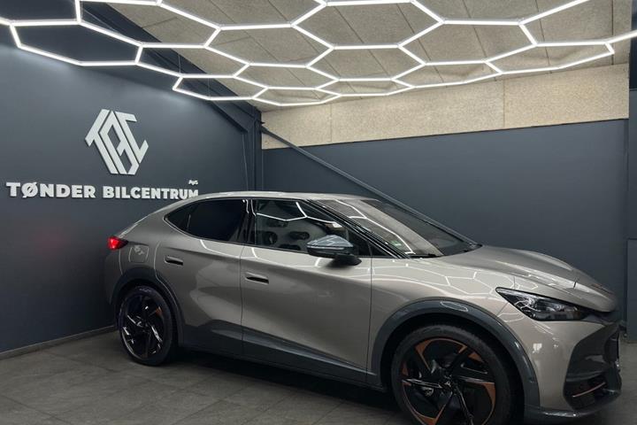 Orange Cupra Tavascan fra 2026