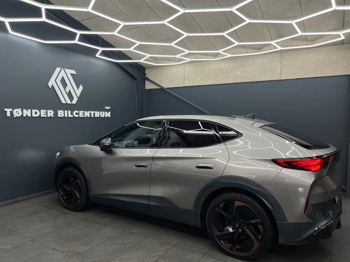 Orange Cupra Tavascan fra 2026
