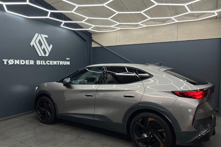 Orange Cupra Tavascan fra 2026