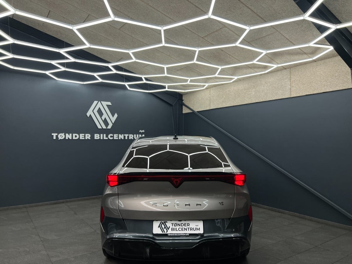 Orange Cupra Tavascan fra 2026