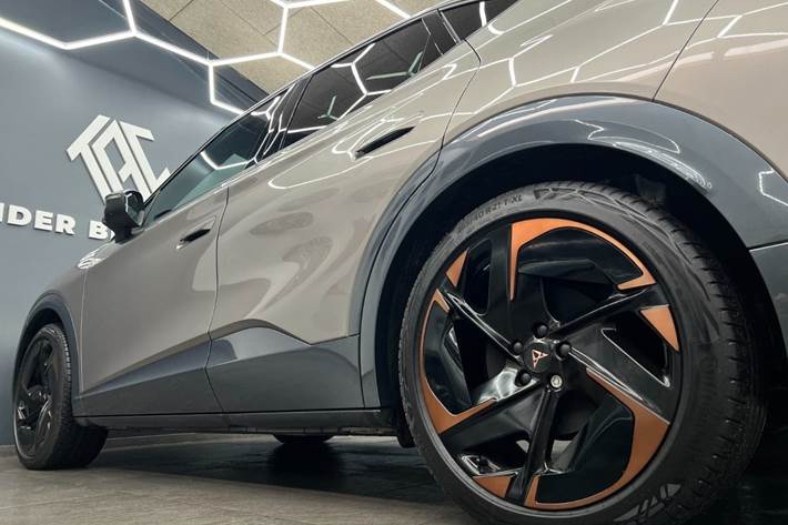 Bronze Cupra Tavascan fra 2026