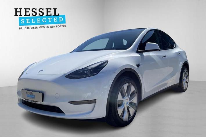 Hvid Tesla Model Y fra 2023