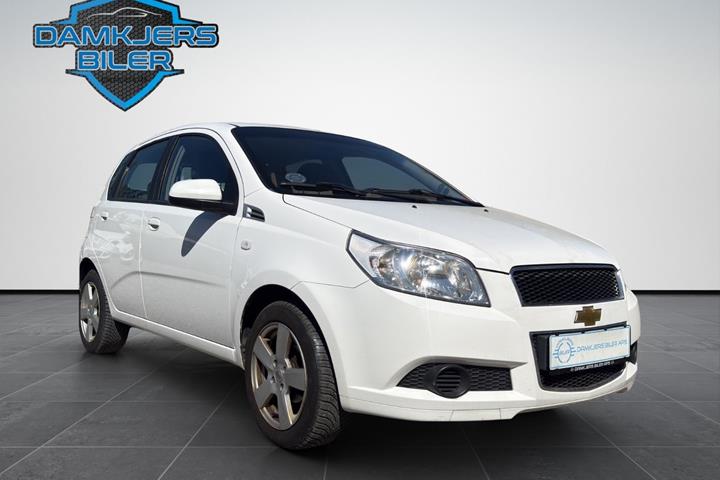 Hvid Chevrolet Aveo fra 2010