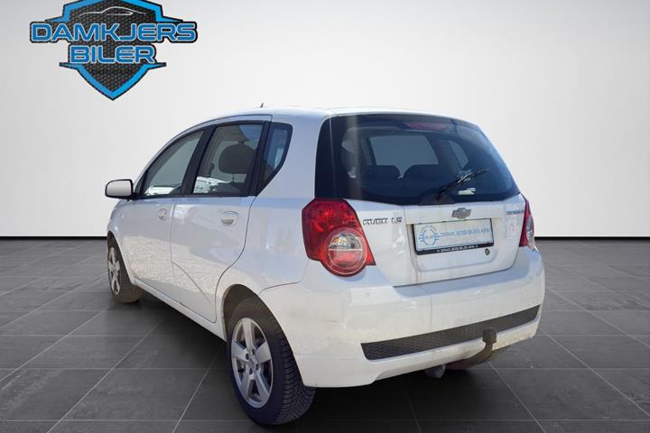 Hvid Chevrolet Aveo fra 2010