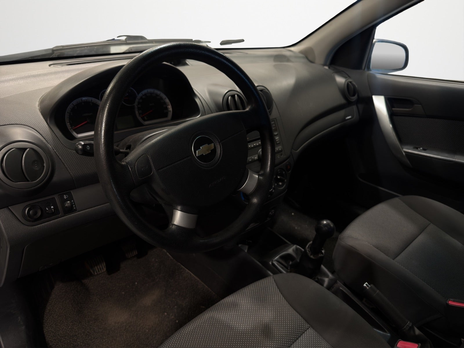 Hvid Chevrolet Aveo fra 2010
