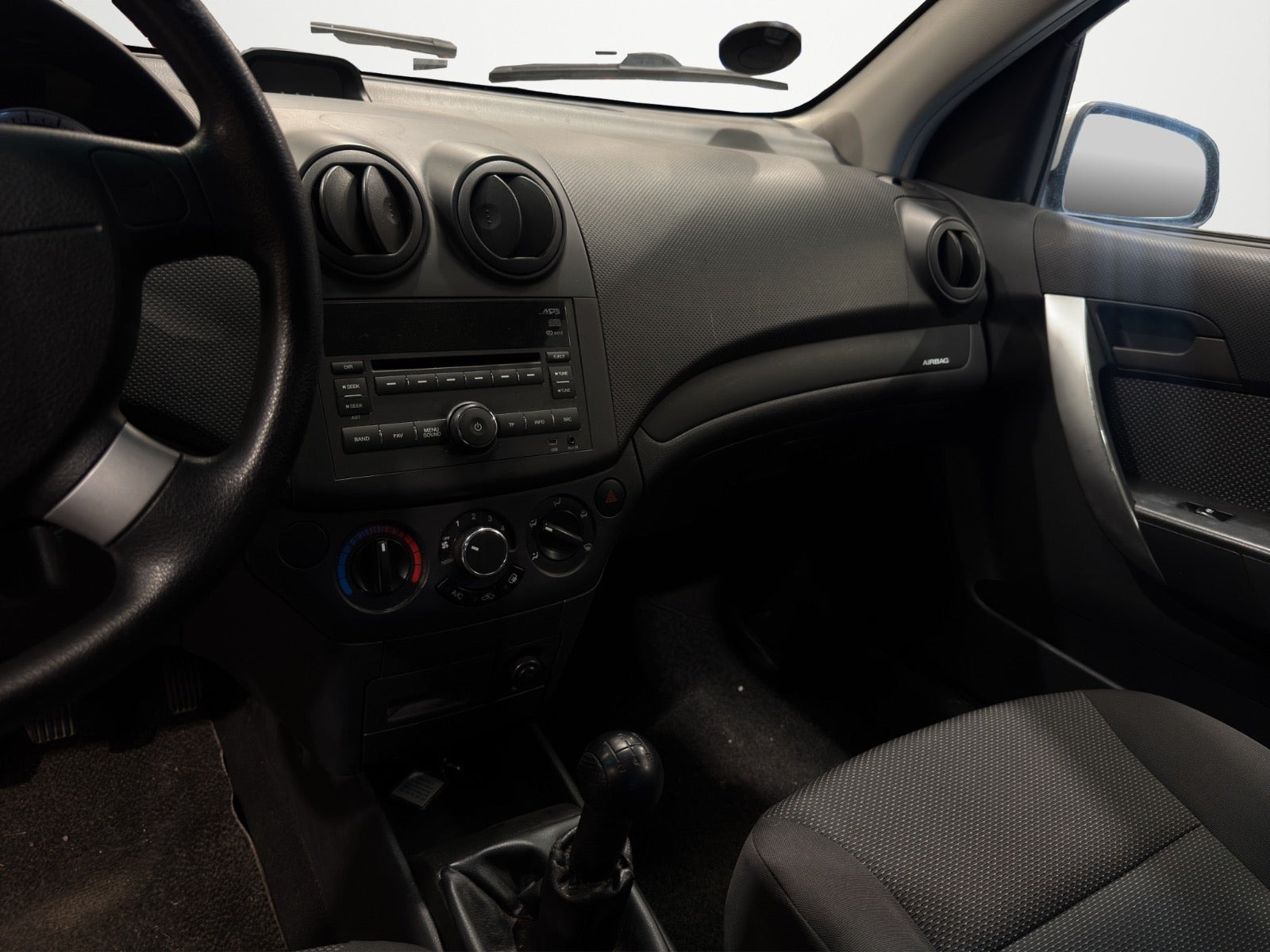 Hvid Chevrolet Aveo fra 2010