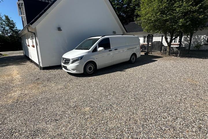 Hvid Mercedes Vito 119 fra 2020