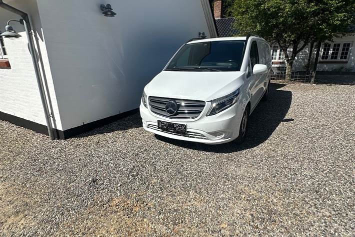 Hvid Mercedes Vito 119 fra 2020