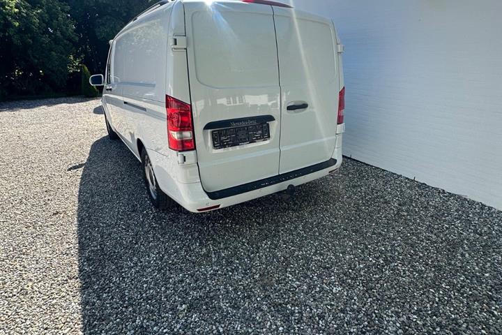 Hvid Mercedes Vito 119 fra 2020