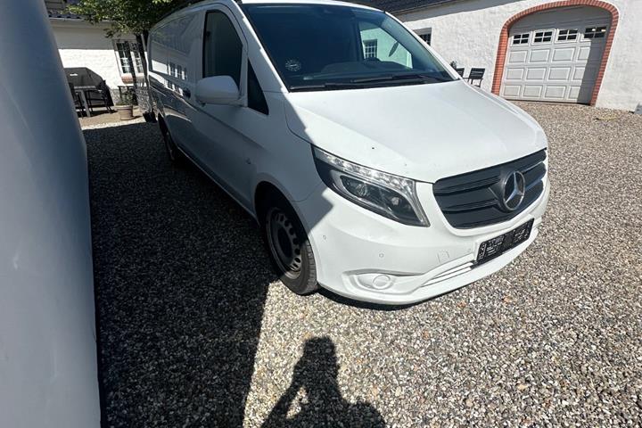 Hvid Mercedes Vito 119 fra 2020