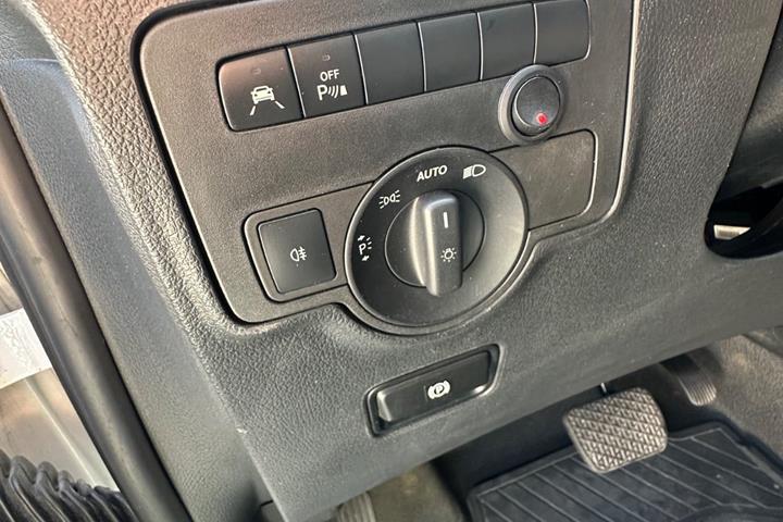 Hvid Mercedes Vito 119 fra 2020