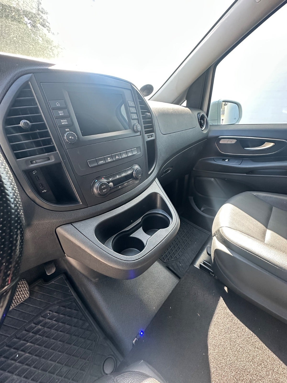 Hvid Mercedes Vito 119 fra 2020