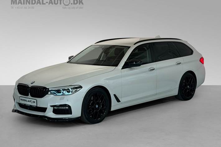 Sort BMW 530d fra 2017 set udefra
