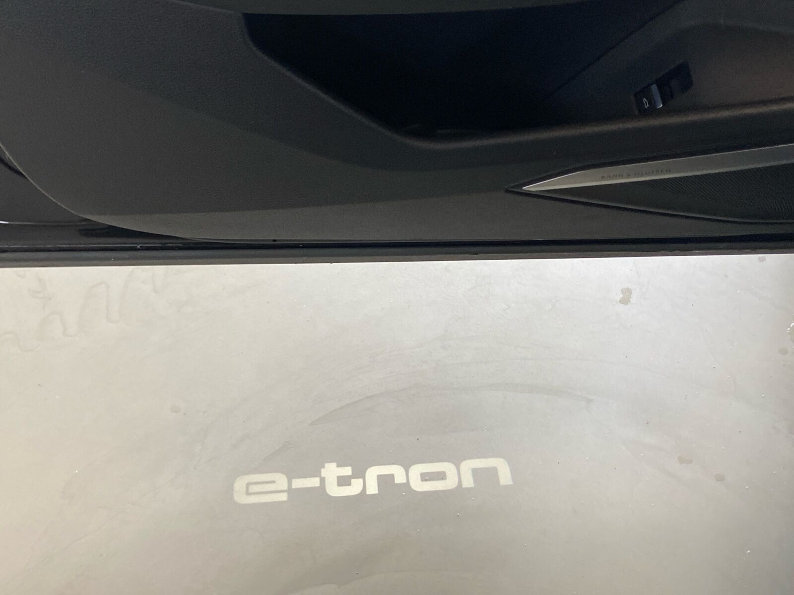 Sort Audi e-tron S fra 2022