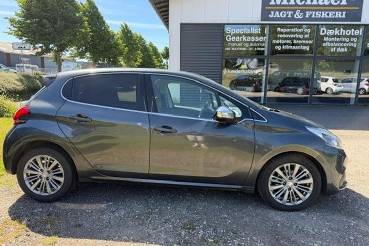 undefined Peugeot 208 fra 2016