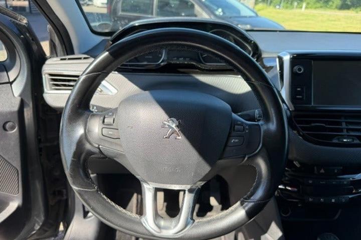 undefined Peugeot 208 fra 2016