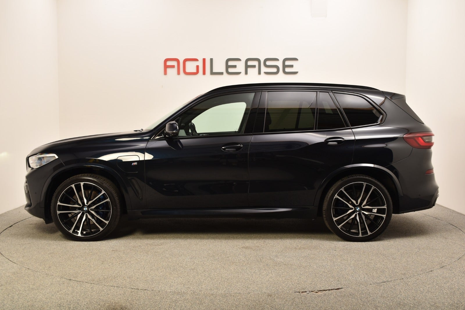 Sort BMW X5 fra 2020