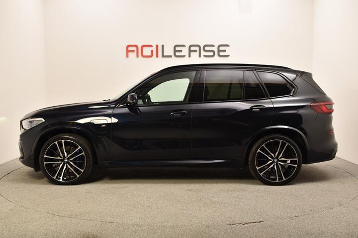Sort BMW X5 fra 2020