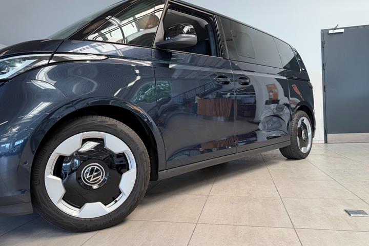 Blå VW ID.Buzz fra 2025