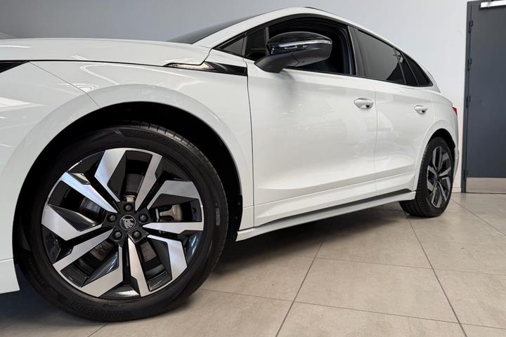 Hvid Skoda Enyaq fra 2026