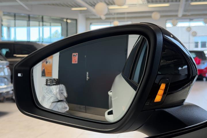 Hvid Skoda Enyaq fra 2026