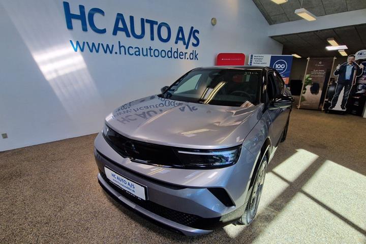 Grå Opel Mokka-e fra 2025