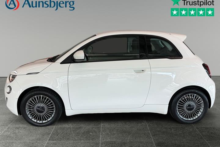 Hvid Fiat 500e fra 2022