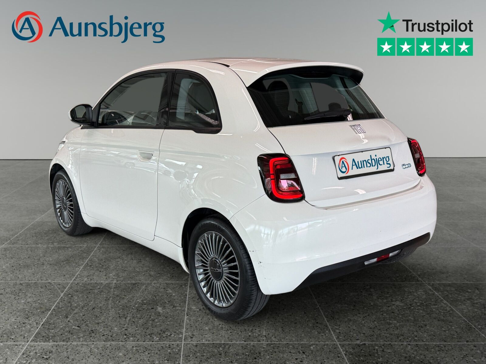 Hvid Fiat 500e fra 2022