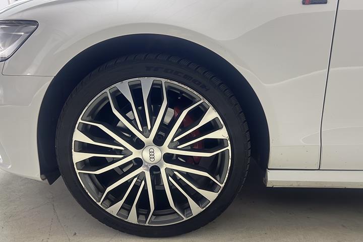 Hvid Audi A6 fra 2014