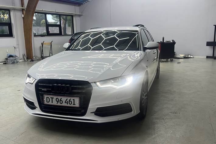 Hvid Audi A6 fra 2014