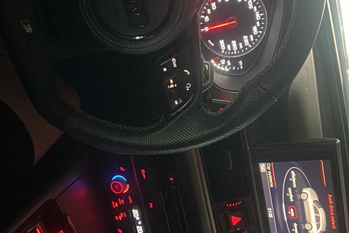 Hvid Audi A6 fra 2014