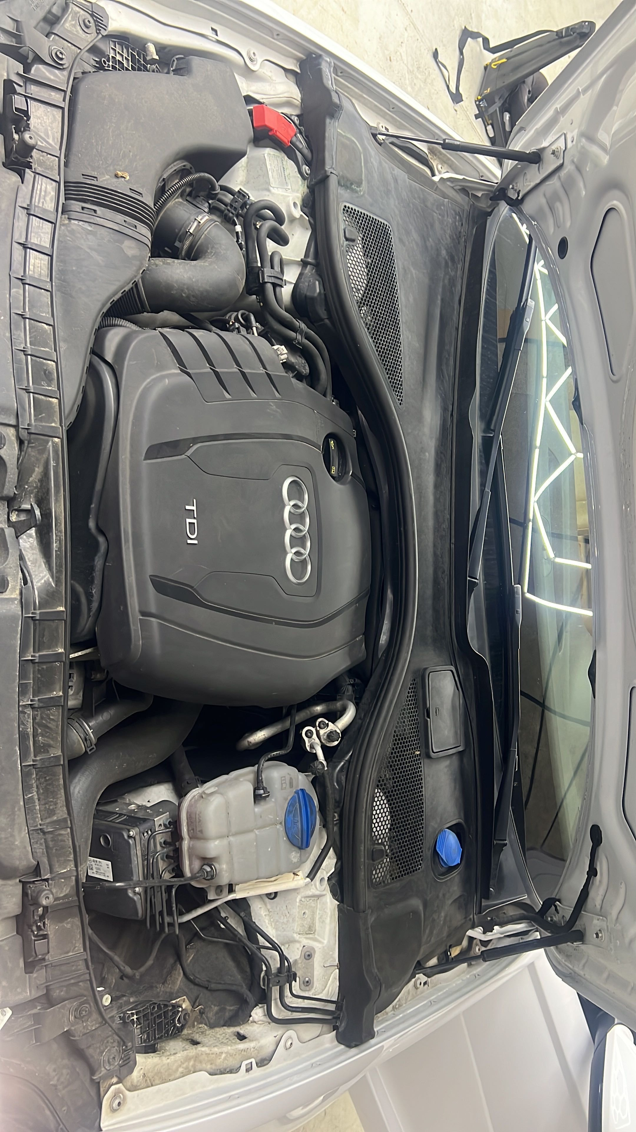 Hvid Audi A6 fra 2014