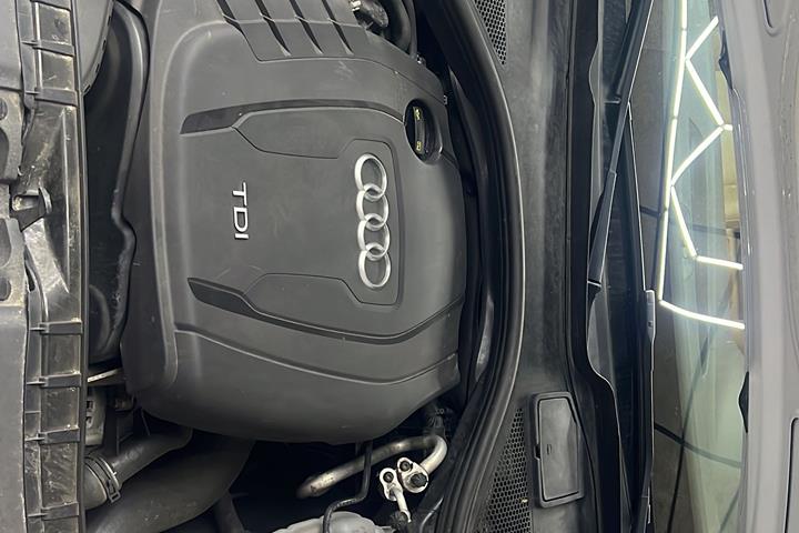 Hvid Audi A6 fra 2014