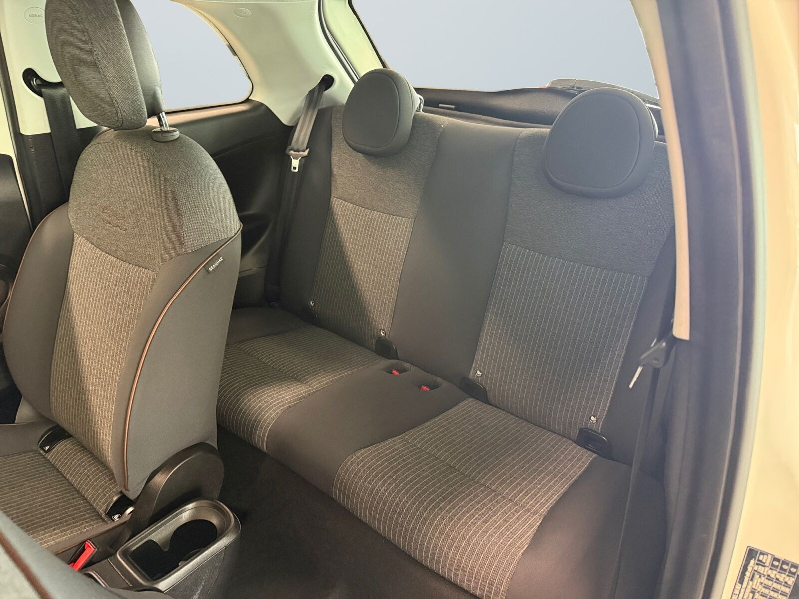 Hvid Fiat 500e fra 2022