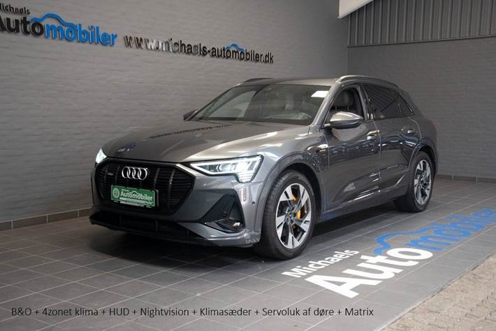 Grå Audi e-tron fra 2021 set udefra