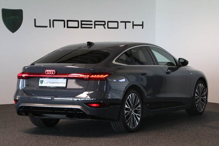Grå Audi A6 e-tron fra 2025
