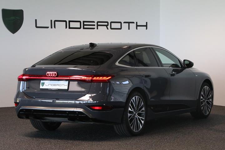 Grå Audi A6 e-tron fra 2025