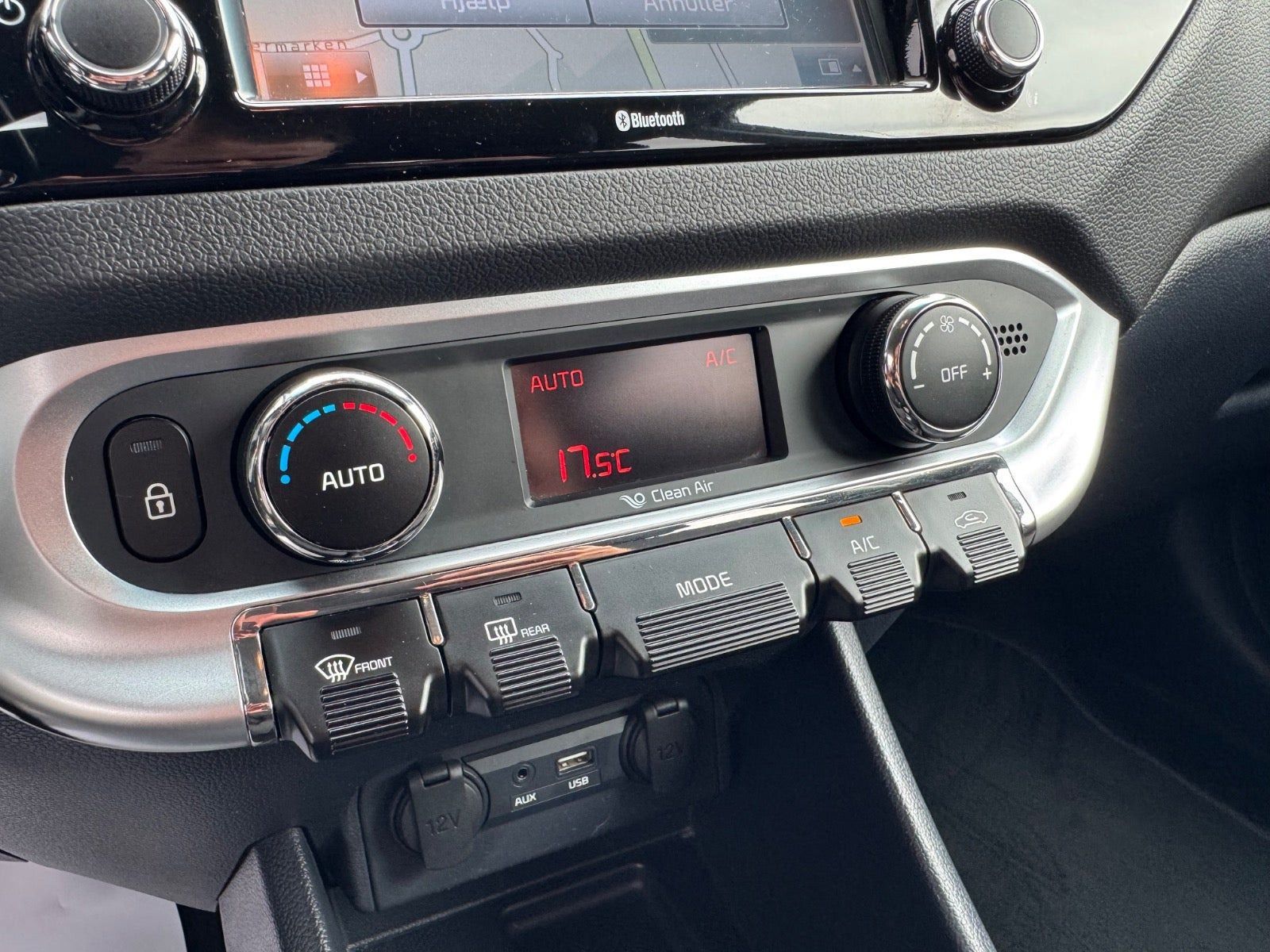 Blå Kia Rio fra 2016