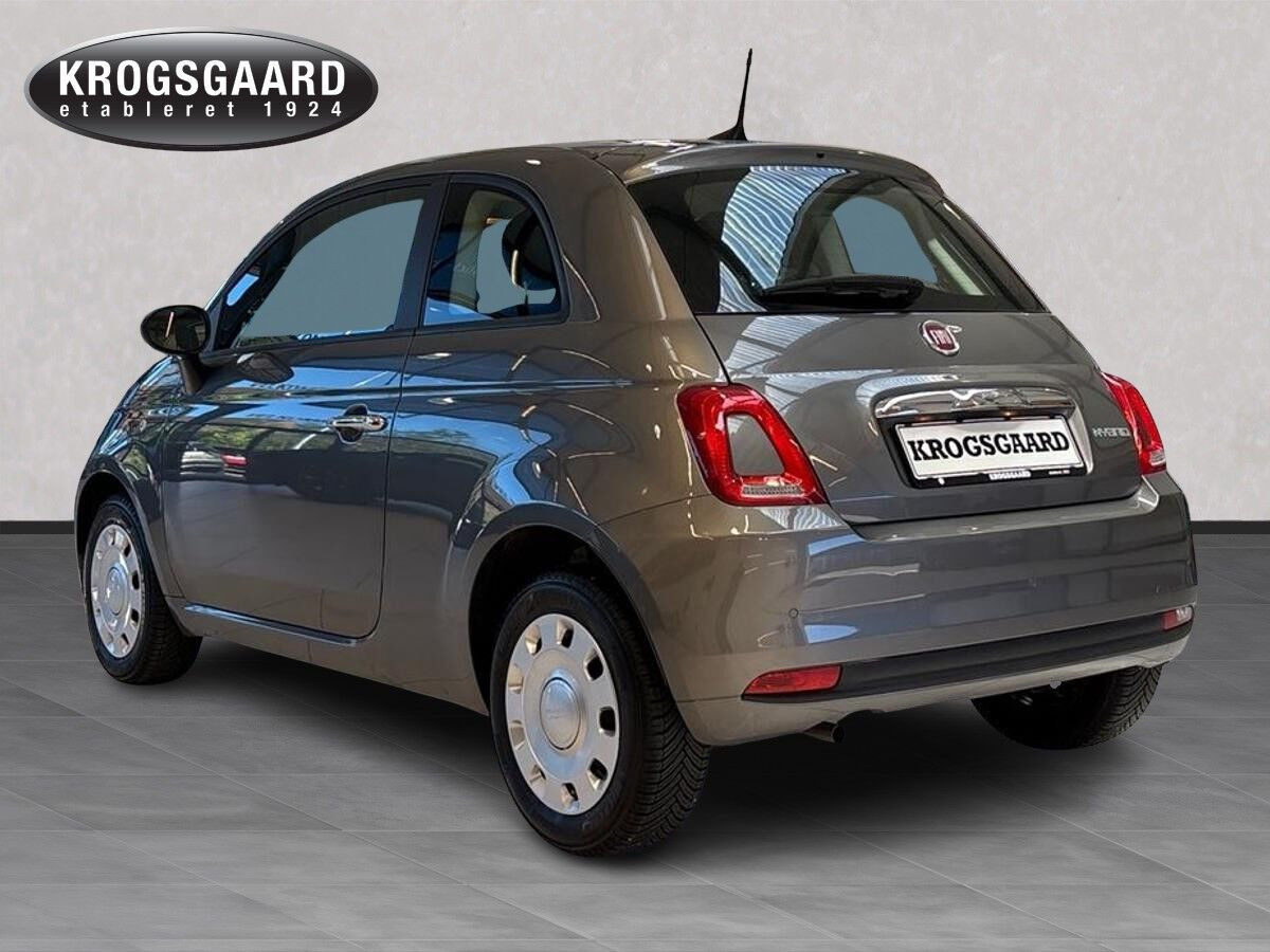 Grå Fiat 500 fra 2023