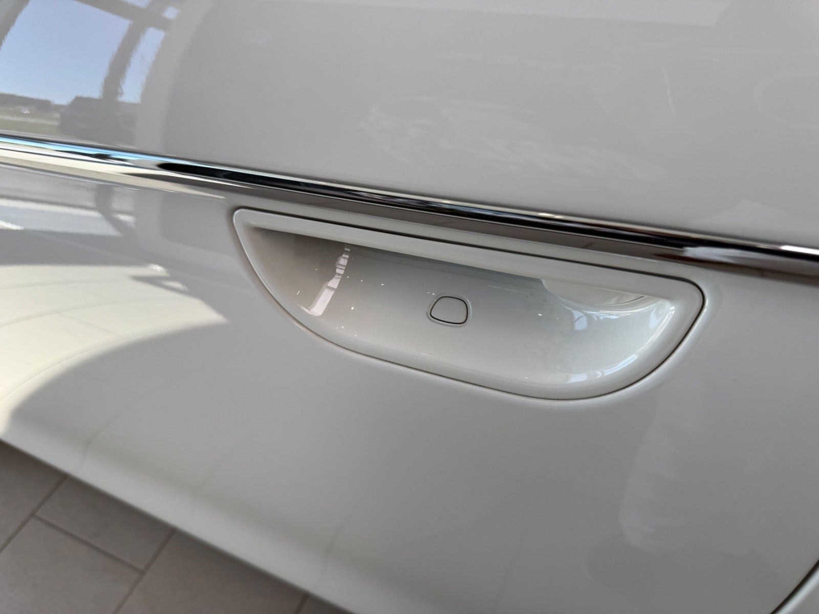 Hvid Fiat 500e fra 2023