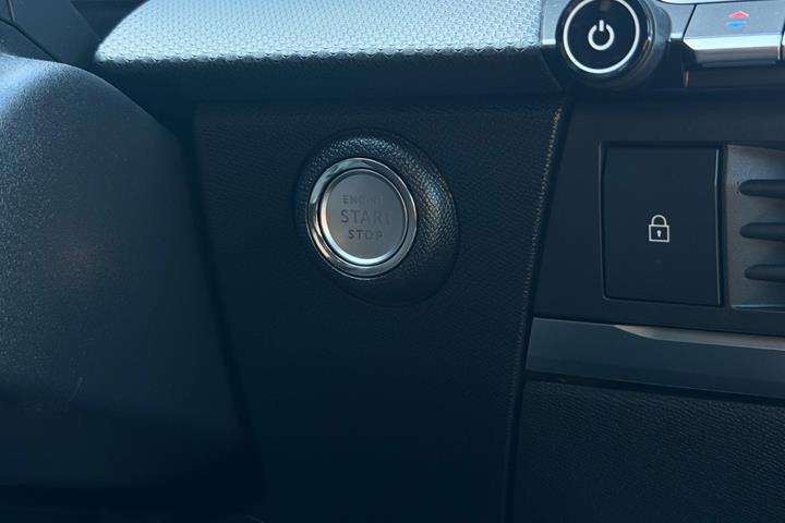 Grå Opel Astra-e fra 2024