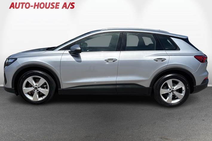 Sølv Audi Q4 e-tron fra 2023